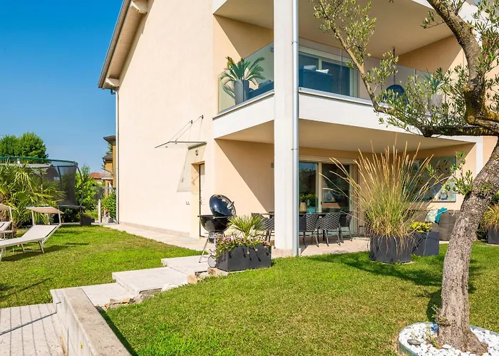 Luxury Magdalena Willa Peschiera del Garda